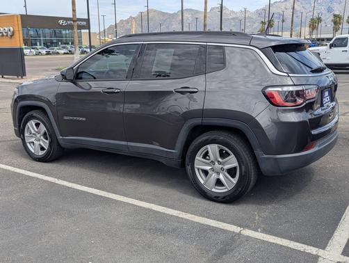 Granite Crystal Metallic Clearcoat 2022 Jeep Compass Latitude