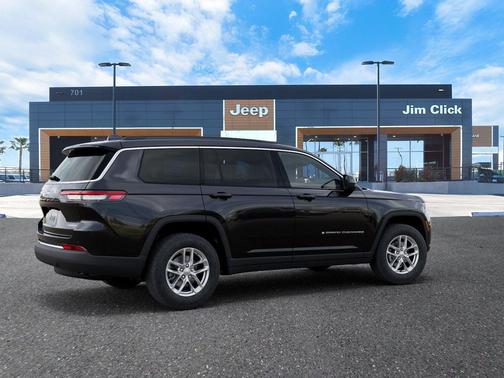Diamond Black Crystal Pearlcoat 2026 Jeep Grand Cherokee L Altitude