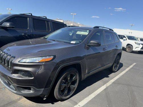 Granite Crystal Metallic Clearcoat 2018 Jeep Cherokee Latitude