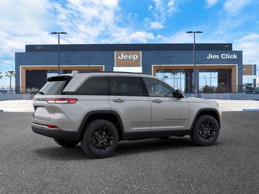 Silver Zynith 2026 Jeep Grand Cherokee Altitude