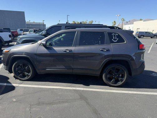 Granite Crystal Metallic Clearcoat 2018 Jeep Cherokee Latitude