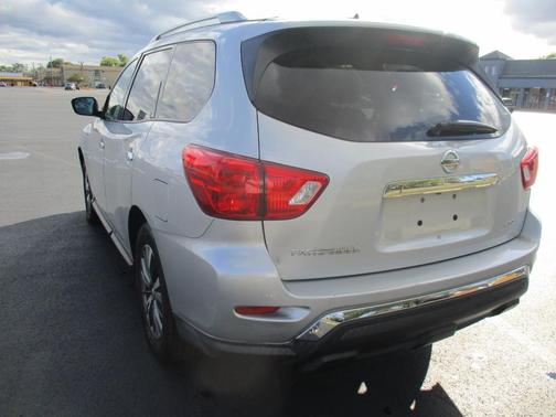 2017 Nissan Pathfinder Platinum