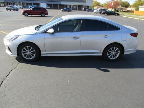 2019 Hyundai SONATA SE