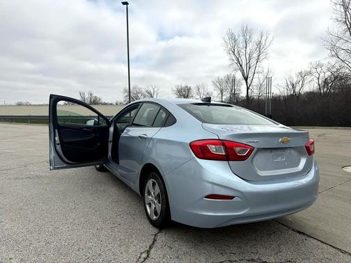 2018 Chevrolet Cruze LS