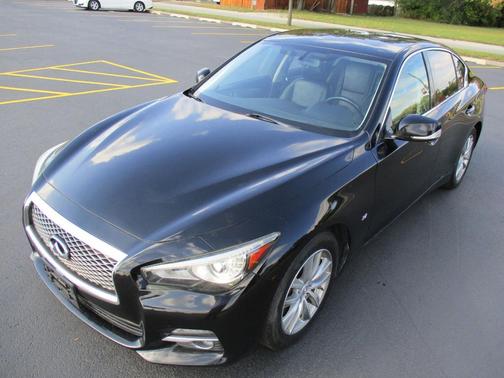 2015 INFINITI Q50 Base
