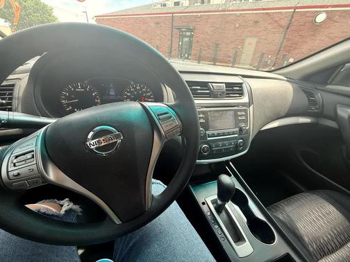 2016 Nissan Altima 2.5 SR