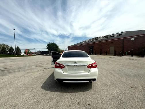 2016 Nissan Altima 2.5 SR