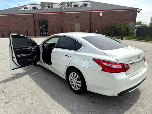 2016 Nissan Altima 2.5 SR