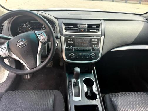 2016 Nissan Altima 2.5 SR