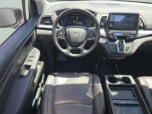 White Diamond Pearl 2018 Honda Odyssey EX-L