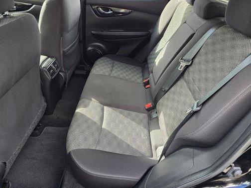 Magnetic Black 2019 Nissan Rogue Sport SV