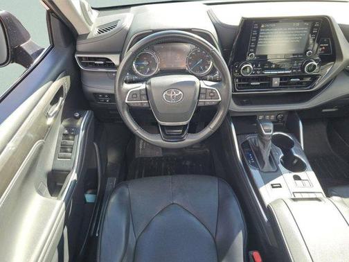 2022 Toyota Highlander Hybrid Limited