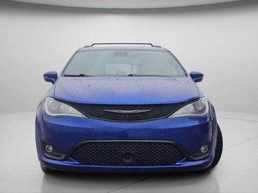 Ocean Blue Metallic 2019 Chrysler Pacifica Limited