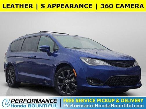 Ocean Blue Metallic 2019 Chrysler Pacifica Limited
