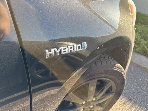 2016 Toyota Prius c Persona Series