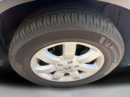 Urban Titanium Metallic 2011 Honda CR-V SE