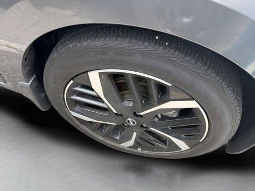 2024 Nissan Versa 1.6 SR