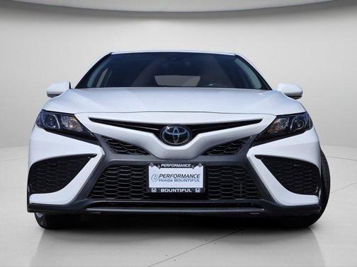 Ice 2023 Toyota Camry SE