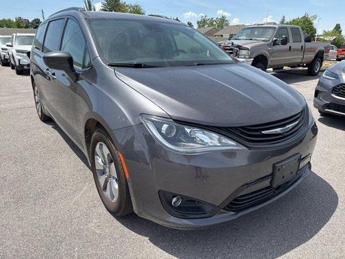 2018 Chrysler Pacifica Hybrid Limited