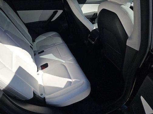 Black 2022 Tesla Model Y Long Range