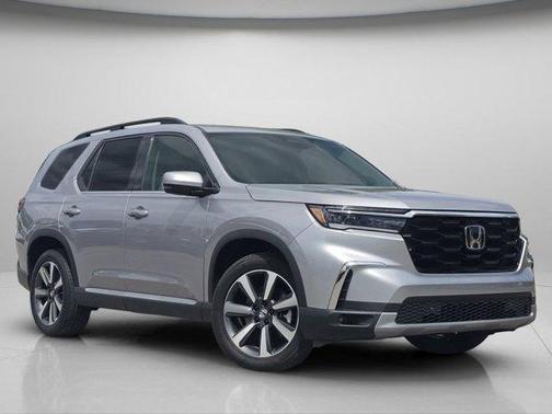 Silver 2025 Honda Pilot Touring