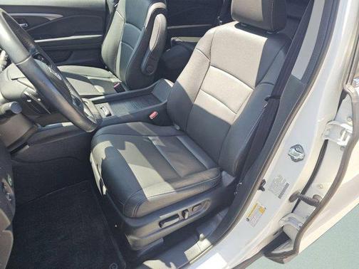 Platinum White Pearl 2022 Honda Pilot Special Edition