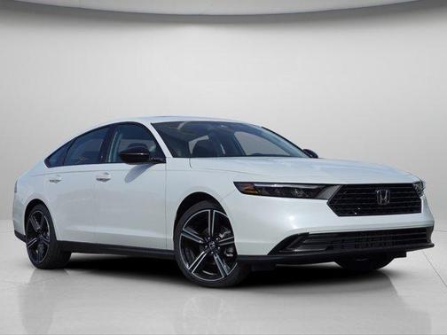 Platinum White Pearl 2026 Honda Accord SE