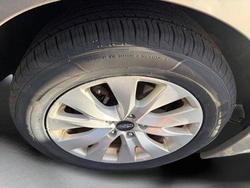 Tungsten Metallic 2016 Subaru Legacy 2.5i Premium