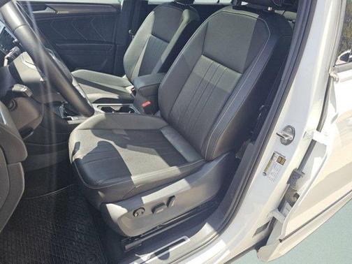 Opal White Pearl Effect 2023 Volkswagen Tiguan 2.0T SE R-Line Black