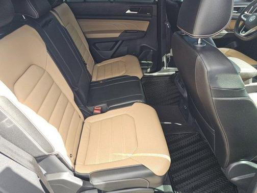 2023 Volkswagen Atlas Cross Sport 3.6L V6 SEL Premium R-Line