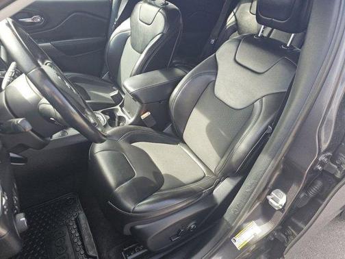 Granite Crystal Clearcoat Metallic 2019 Jeep Cherokee Latitude Plus