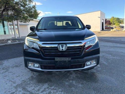 Crystal Black Pearl 2017 Honda Ridgeline RTL-E