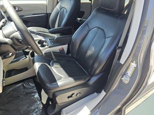 Ceramic Gray Clearcoat 2023 Chrysler Pacifica Touring-L
