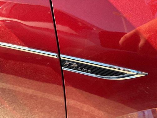 2021 Volkswagen Passat 2.0T R-Line