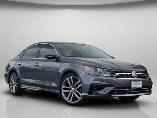 Platinum Gray Metallic 2017 Volkswagen Passat 1.8T R-Line