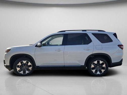 Platinum White Pearl 2026 Honda Pilot Elite