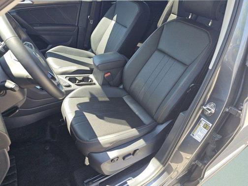 Platinum Gray Metallic 2024 Volkswagen Tiguan 2.0T Wolfsburg Edition