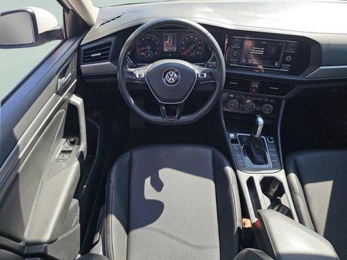 Pure White 2019 Volkswagen Jetta 1.4T SE
