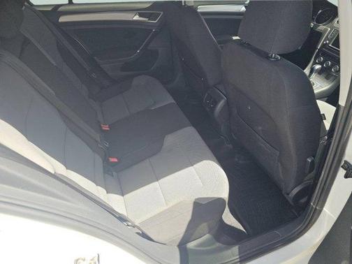 Pure White 2016 Volkswagen e-Golf SE