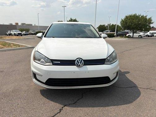 Pure White 2016 Volkswagen e-Golf SE