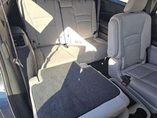 2022 Honda Pilot Touring 7-Passenger