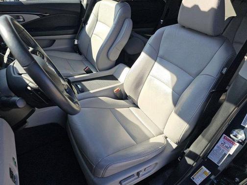 2022 Honda Pilot Touring 7-Passenger