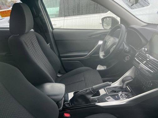 2022 Mitsubishi Eclipse Cross LE