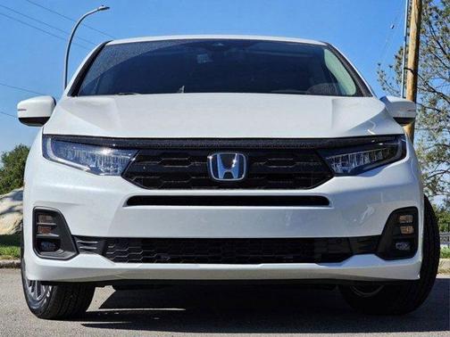 Platinum White Pearl 2026 Honda Odyssey Touring