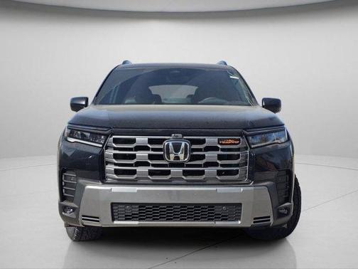 Crystal Black Pearl 2026 Honda Pilot TrailSport