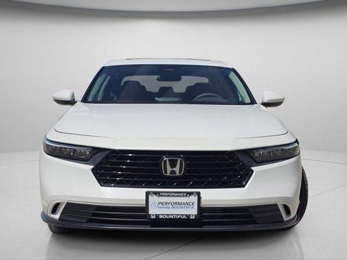 White 2023 Honda Accord EX