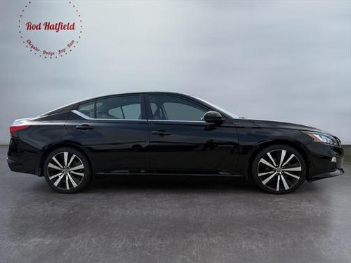 2022 Nissan Altima SR VC-Turbo FWD