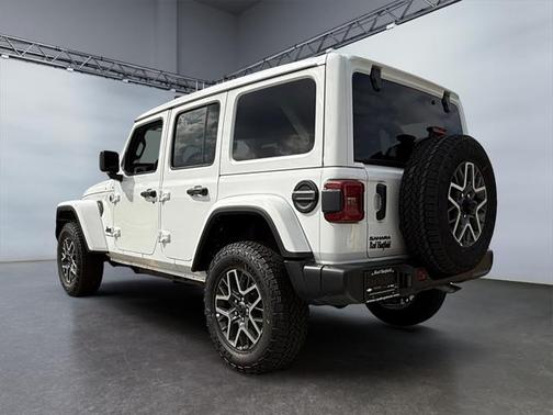2025 Jeep Wrangler 4-Door Sahara 4x4