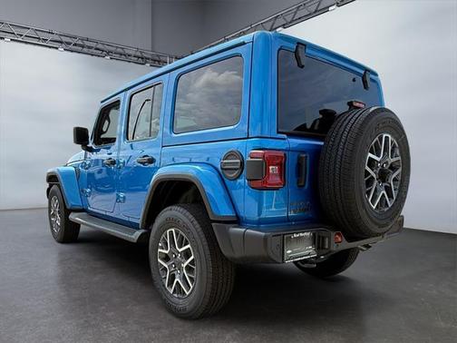 2025 Jeep Wrangler 4-Door Sahara 4x4