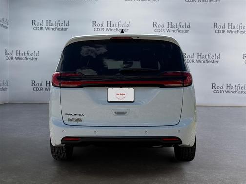 2026 Chrysler Pacifica L
